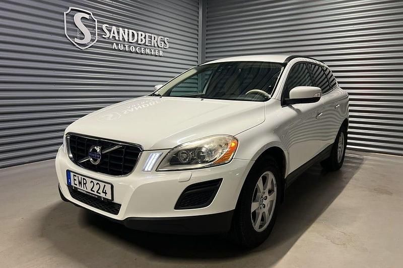 Vit Begagnad 2011 Volvo XC60 Momentum SUV | 89 500 kr (Marknadspris) - Bild 1/4
