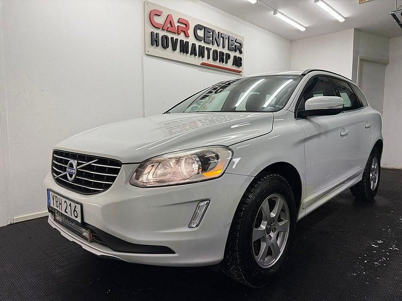 Vit Begagnad 2014 Volvo XC60 Momentum SUV | 139 900 kr (Marknadspris) - Bild 1/4