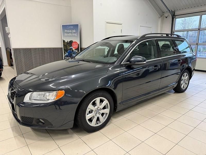 Begagnad Volvo V70 Momentum 116 HK (85 kW) 2013 Grå (gråmetallick) Kombi