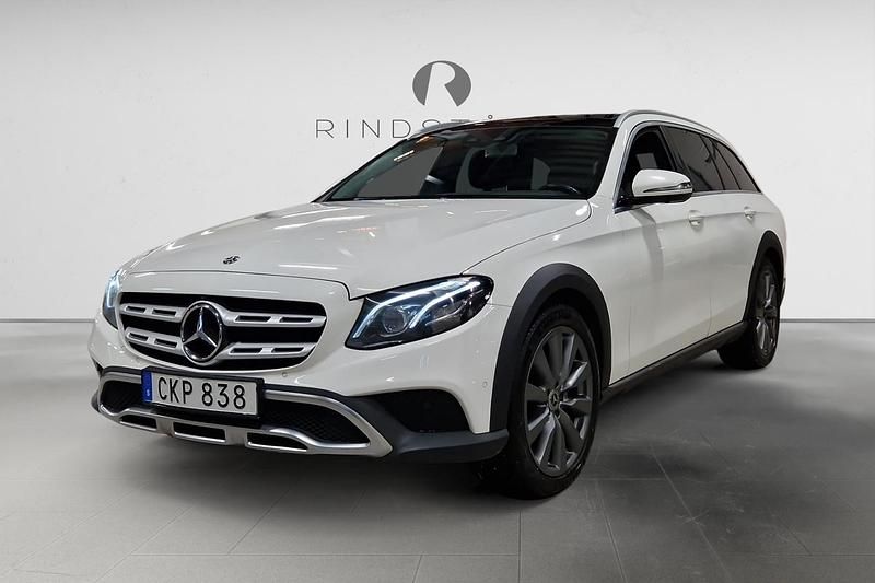 Vit Begagnad 2018 Mercedes E220 | 204 900 kr - Bild 1/3