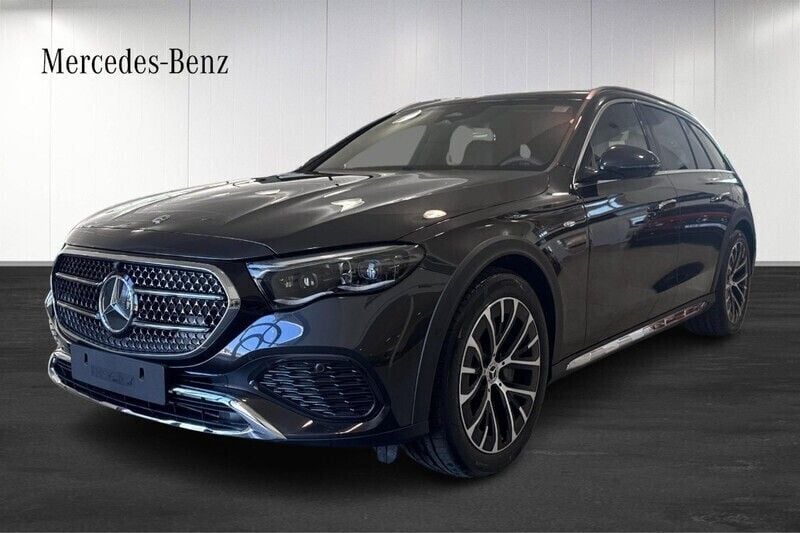 Grå (grey) Begagnad 2025 Mercedes E300 Avantgarde Kombi | 814 900 kr - Bild 1/4