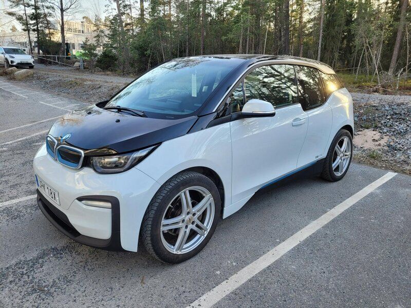 Vit Begagnad 2020 BMW i3 Comfort Edition Halvkombi | 175 000 kr (Bra pris) - Bild 1/4