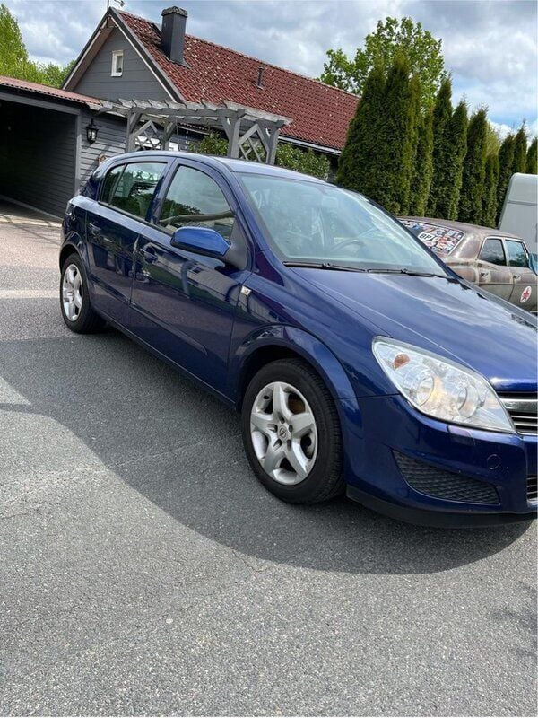 Blå Begagnad 2008 Opel Astra Halvkombi | 20 000 kr (Bra pris) - Bild 1/4
