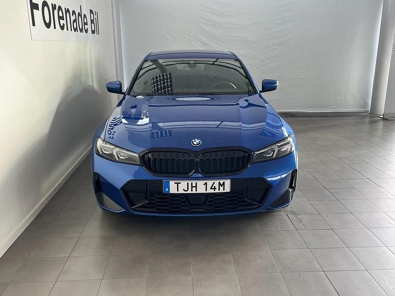 Begagnad BMW 330e M Sport 184 HK (135 kW) 2024 Blå Sedan