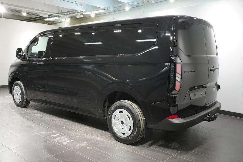 Ny Ford Transit Custom 2026 Svart Sedan