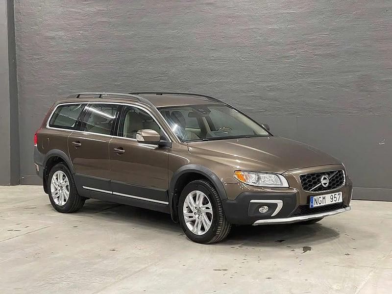 Begagnad Volvo XC70 Summum 163 HK (119 kW) 2013 Brun Kombi