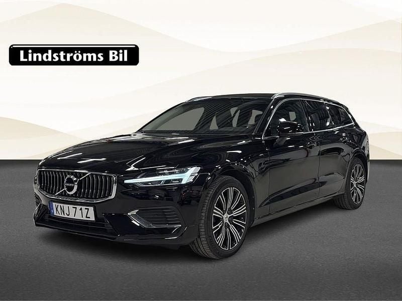 Begagnad Volvo V60 355 HK (261 kW) 2022 Svart Kombi