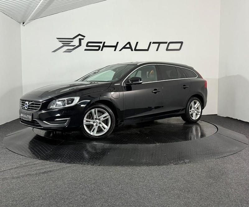 Svart Begagnad 2018 Volvo V60 Standard Kombi | 169 900 kr (Marknadspris) - Bild 1/4
