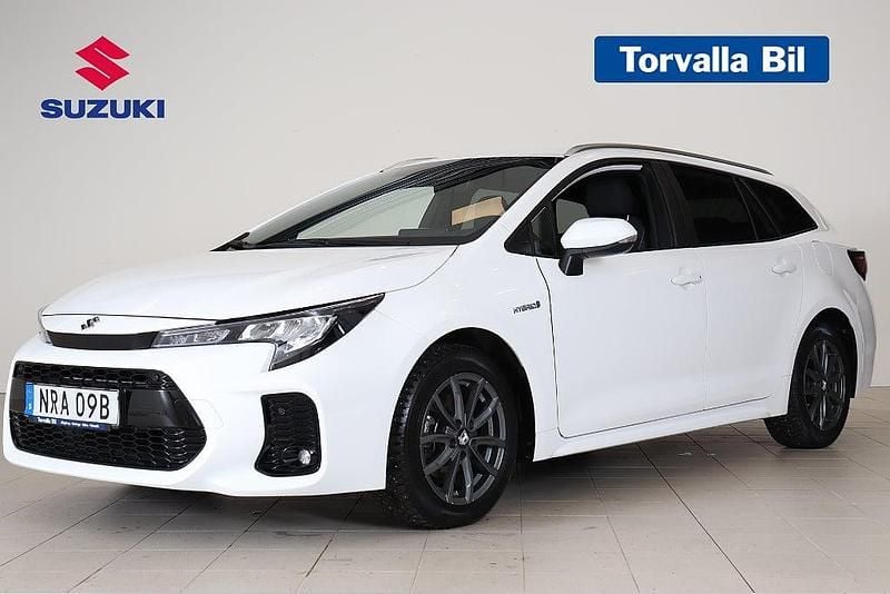 Vit Begagnad 2022 Suzuki Swace Kombi | 234 000 kr (Marknadspris) - Bild 1/4
