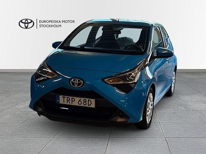 Blå Begagnad 2019 Toyota Aygo X-play Halvkombi | 129 900 kr (Marknadspris) - Bild 1/3