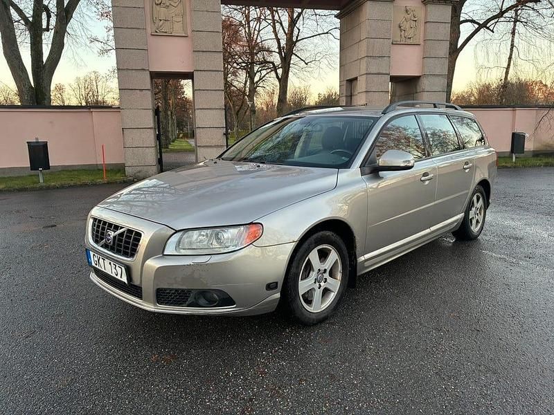 Begagnad 2008 Volvo V70 Kombi | 52 000 kr (Bra pris) - Bild 1/4