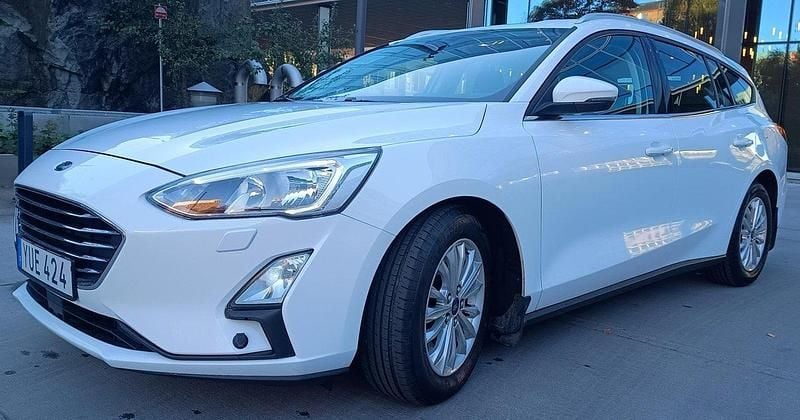 Vit Begagnad 2019 Ford Focus Titanium Kombi | 132 000 kr (Bra pris) - Bild 1/4