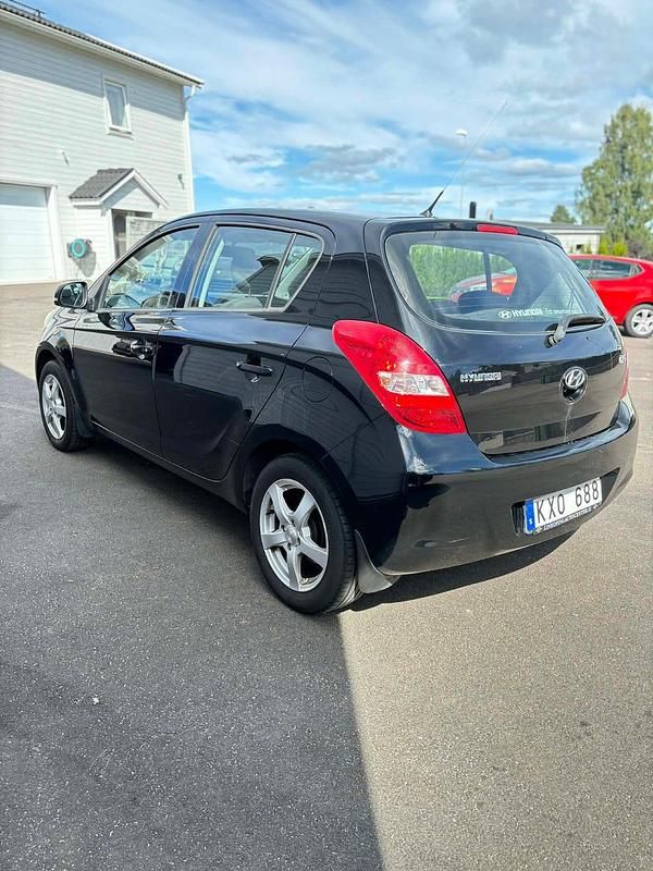 Begagnad 2011 Hyundai i20 Halvkombi | 39 900 kr (Bra pris) - Bild 1/4