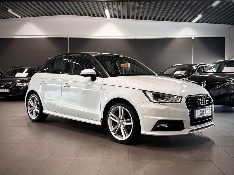 Vit Begagnad 2017 Audi A1 Sportback S-Line Halvkombi | 94 900 kr (Marknadspris) - Bild 1/4