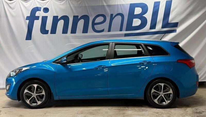 Ljusblå (blå) Begagnad 2015 Hyundai i30 Comfort Kombi | 109 500 kr (Marknadspris) - Bild 1/4
