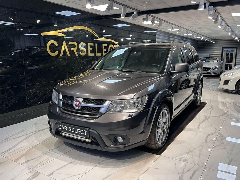 Grå Begagnad 2014 Fiat Freemont SUV | 69 000 kr (Marknadspris) - Bild 1/4