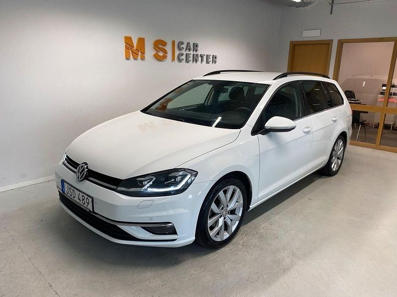 Vit Begagnad 2017 VW Golf VII GT Kombi | 174 900 kr (Marknadspris) - Bild 1/4