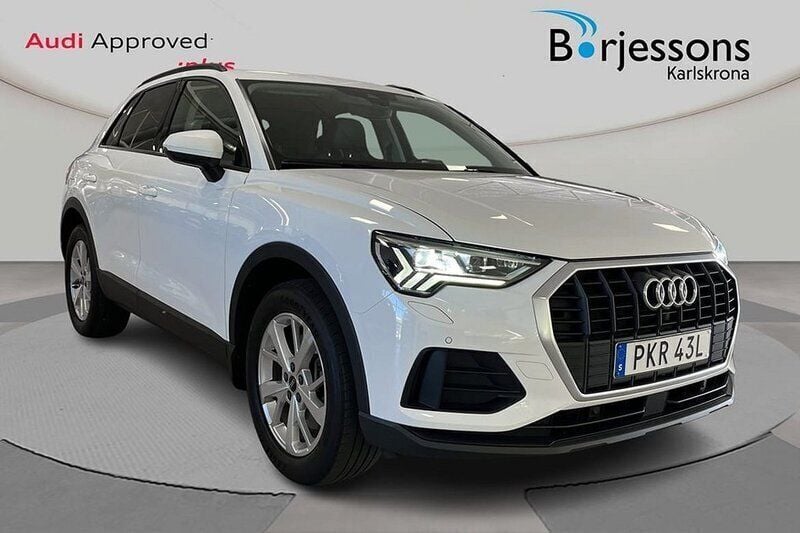 Vit Begagnad 2021 Audi Q3 Proline SUV | 325 000 kr (Marknadspris) - Bild 1/4