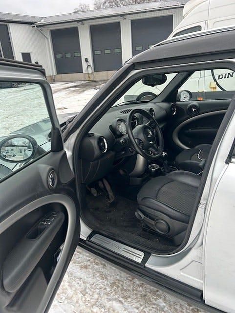 Begagnad Mini Cooper D Countryman 112 HK (82 kW) 2014 Silver med svart tak SUV