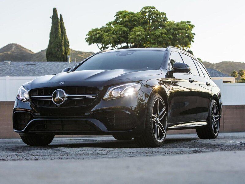 Grå Begagnad 2018 Mercedes E63S AMG AMG Kombi | 629 000 kr - Bild 1/4