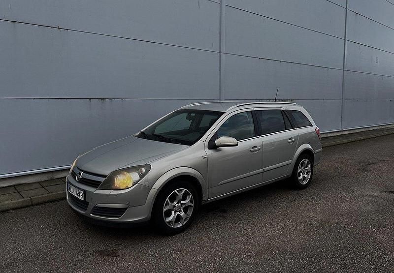 Grå Begagnad 2004 Opel Astra Kombi | 14 500 kr (Superpris) - Bild 1/4