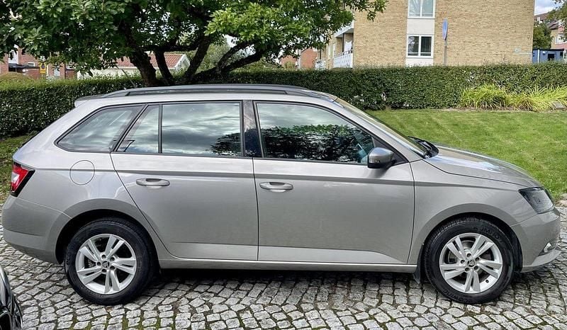 Brun Begagnad 2016 Skoda Fabia Style Kombi | 95 000 kr (Marknadspris) - Bild 1/4