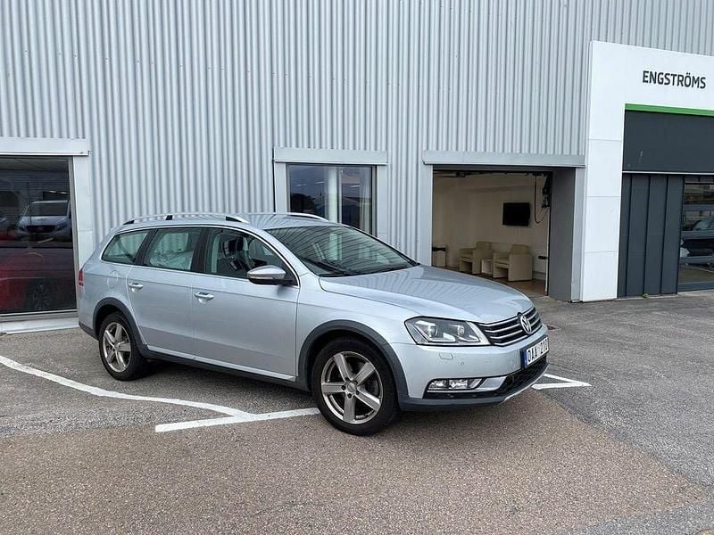Silver Begagnad 2013 VW Passat Alltrack Kombi | 145 000 kr (Marknadspris) - Bild 1/1