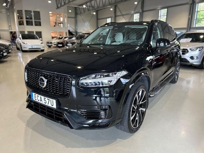 Svart Begagnad 2022 Volvo XC90 R-Design SUV | 619 900 kr (Marknadspris) - Bild 1/4