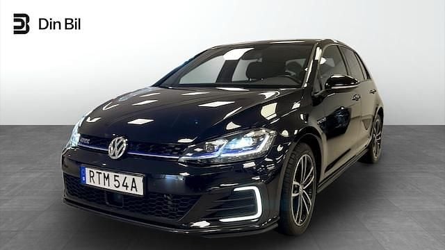 Svart Begagnad 2019 VW Golf VIII GTE Sedan | 229 000 kr (Bra pris) - Bild 1/4