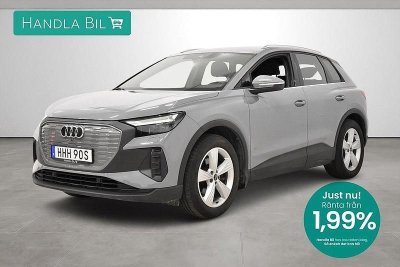 Grå Begagnad 2021 Audi Q4 e-tron Proline SUV | 319 900 kr (Marknadspris) - Bild 1/3