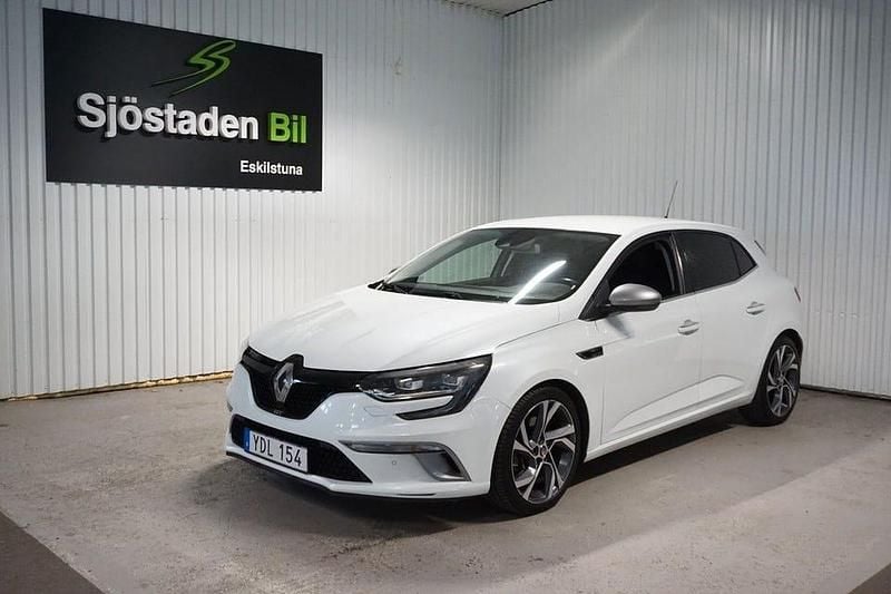 Vit Begagnad 2016 Renault Mégane GT Line GT Halvkombi | 149 900 kr (Marknadspris) - Bild 1/4