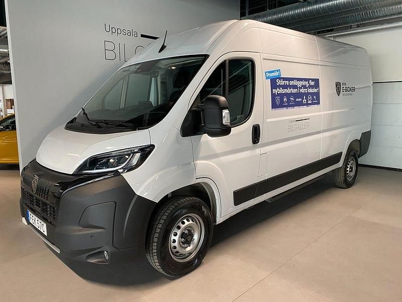 Vit Begagnad 2024 Peugeot Boxer Van | 699 900 kr - Bild 1/4
