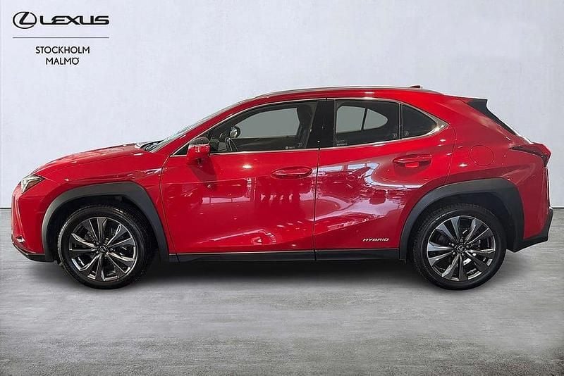 Begagnad Lexus UX 250h E-FOUR 186 HK (136 kW) 2019 Röd SUV