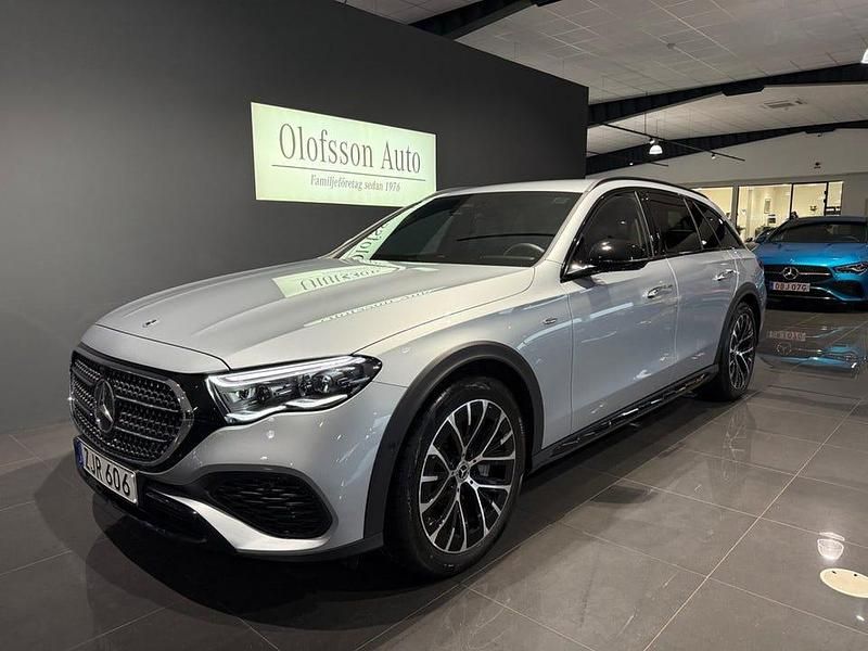 Silver Begagnad 2025 Mercedes E300 Kombi | 748 000 kr - Bild 1/4