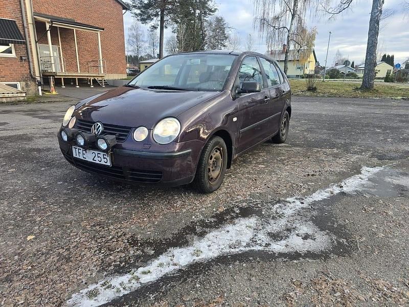 Begagnad 2002 VW Polo Halvkombi | 15 900 kr (Marknadspris) - Bild 1/4
