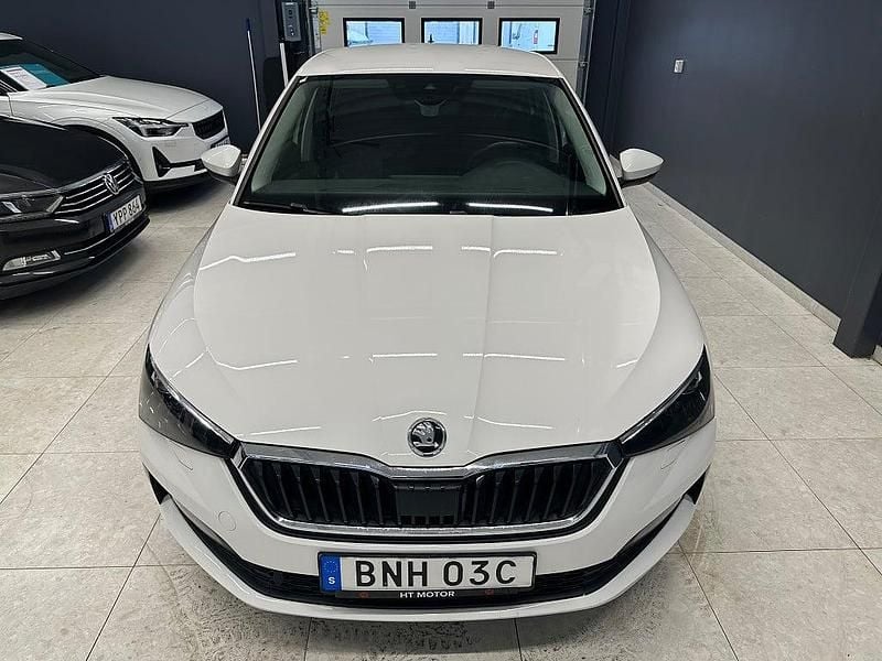 Begagnad Skoda Scala Style 110 HK (80 kW) 2020 Vit Halvkombi