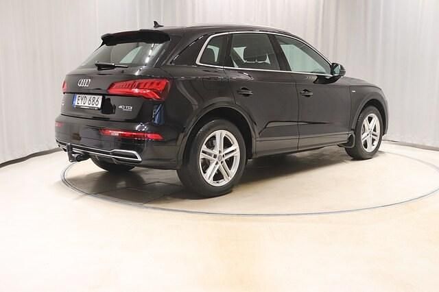 Begagnad Audi Q5 S-Line 190 HK (139 kW) 2019 Brilliantsvart SUV