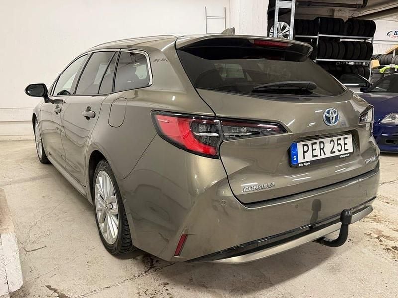 Begagnad Toyota Corolla Executive 122 HK (89 kW) 2020 Grön Kombi