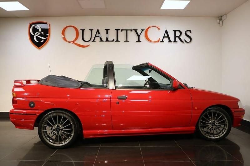 Begagnad Ford Escort 105 HK (77 kW) 1991 Röd Cab