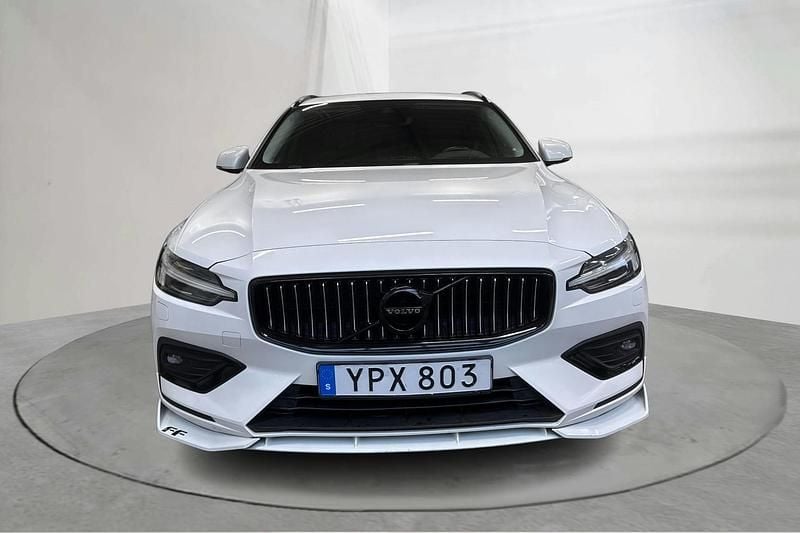 Begagnad Volvo V60 Inscription 310 HK (228 kW) 2019 Vit Kombi