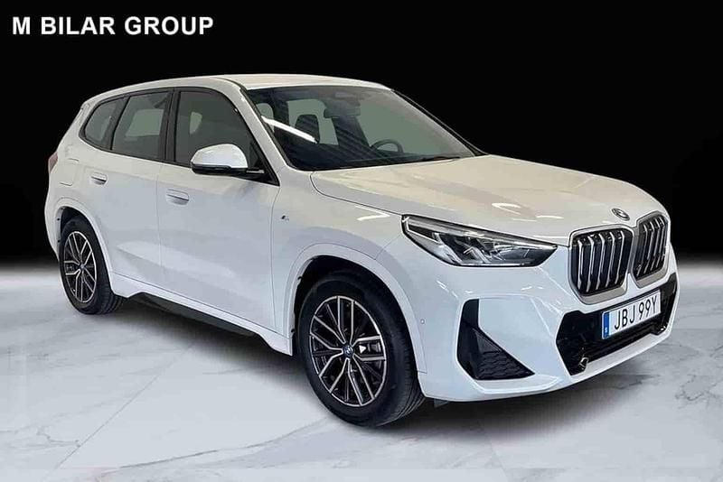 Vit Begagnad 2024 BMW iX1 SUV | 499 000 kr (Dyr) - Bild 1/1