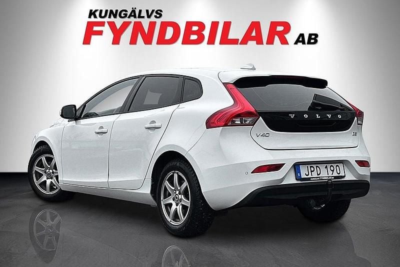 Begagnad Volvo V40 Kinetic 115 HK (84 kW) 2014 Vit Halvkombi