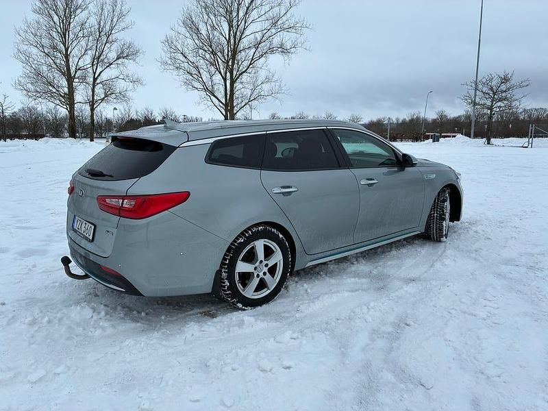 Begagnad Kia Optima Sport 205 HK (150 kW) 2018 Grå metallic Kombi