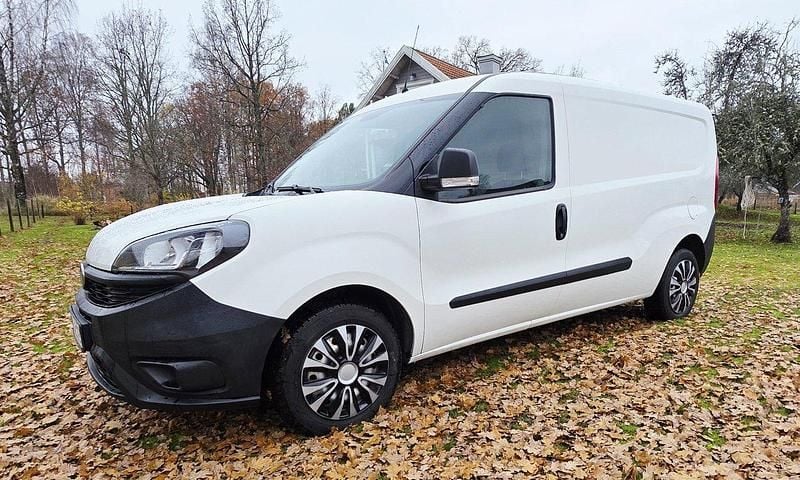 Vit Begagnad 2019 Fiat Doblò Minibuss | 64 500 kr (Bra pris) - Bild 1/4