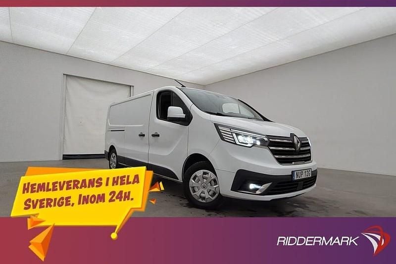 Vit Begagnad 2023 Renault Trafic | 239 800 kr - Bild 1/3