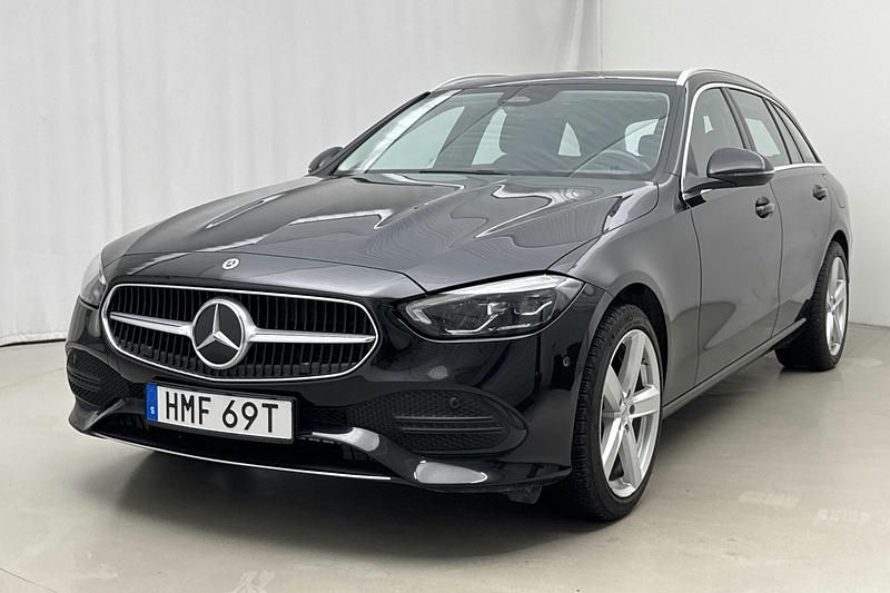 Svart Begagnad 2022 Mercedes C300 Avantgarde Kombi | 299 000 kr - Bild 1/4