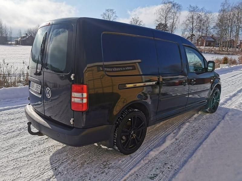 Begagnad VW Caddy Maxi 102 HK (75 kW) 2012 Svart Minibuss
