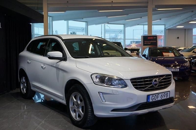Begagnad Volvo XC60 Momentum 190 HK (139 kW) 2015 Vit SUV