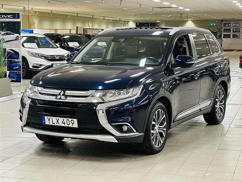 Begagnad Mitsubishi Outlander 150 HK (110 kW) 2017 Blå SUV