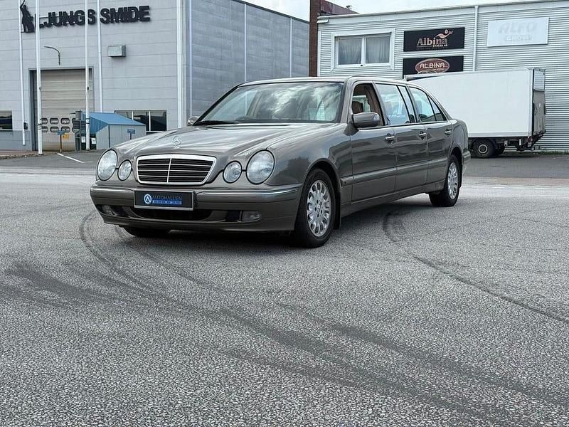 Begagnad Mercedes E240 172 HK (126 kW) 2002 Sedan